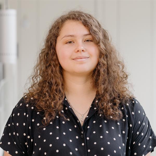 Portrait of Sara-Elena Vatavu